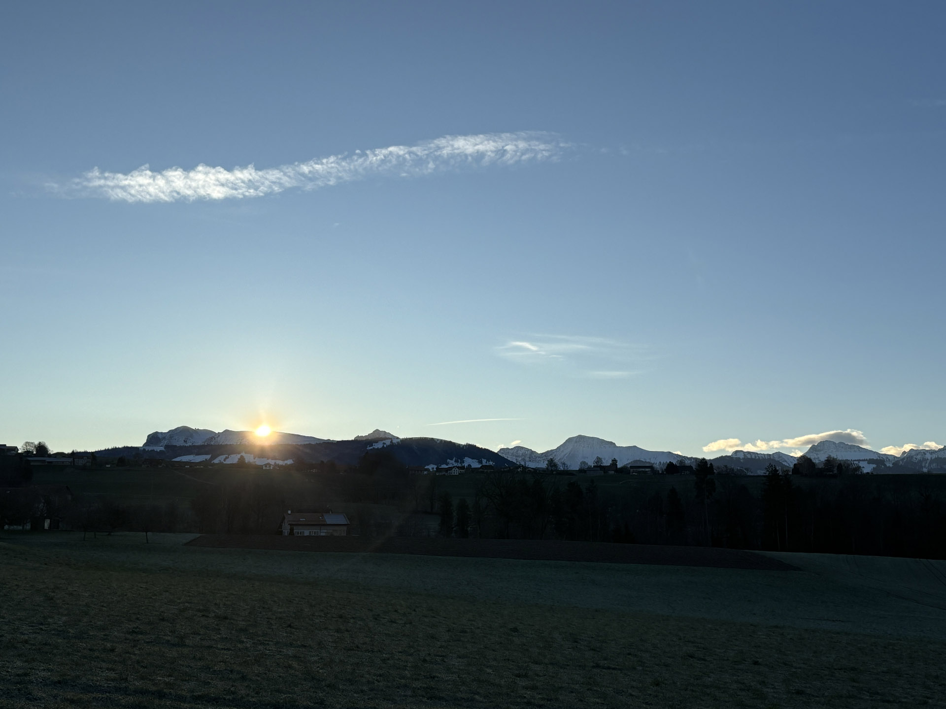 Lever de soleil sur Chapelle